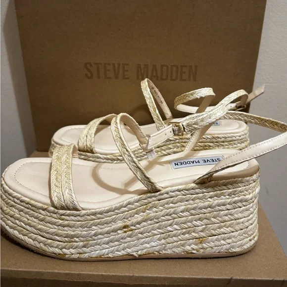 Steve Madden Tan Espadrille Wedges- worn once - size 7.5 - Picture 4 of 5